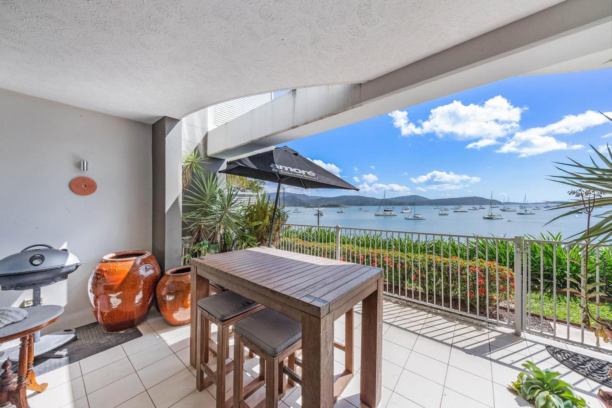 Appartement By The Sea Shore With Pool à Airlie Beach Extérieur photo