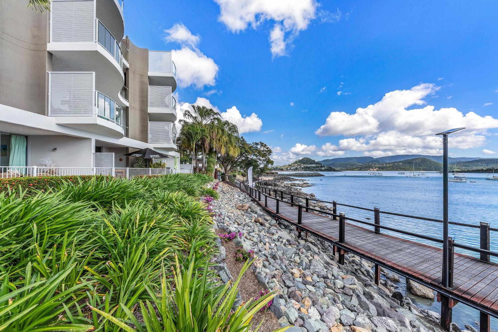 Appartement By The Sea Shore With Pool à Airlie Beach Extérieur photo